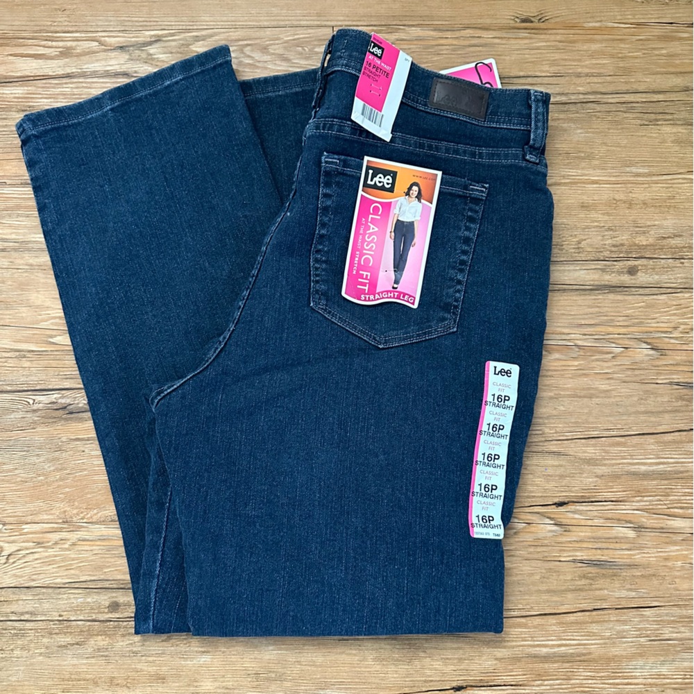 Lee Classic Fit Straight Jeans NWT